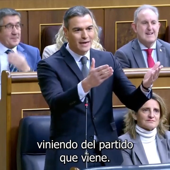 Causa sonrojo que el Sr. Feijóo piense que puede sacar tajada política de la corrupción. Viniendo del partido que viene. Este Gobierno es implacable e incompatible con la corrupción. La combatimos con hechos y con acciones. Es decir, todo lo contrario a lo que hace el PP.