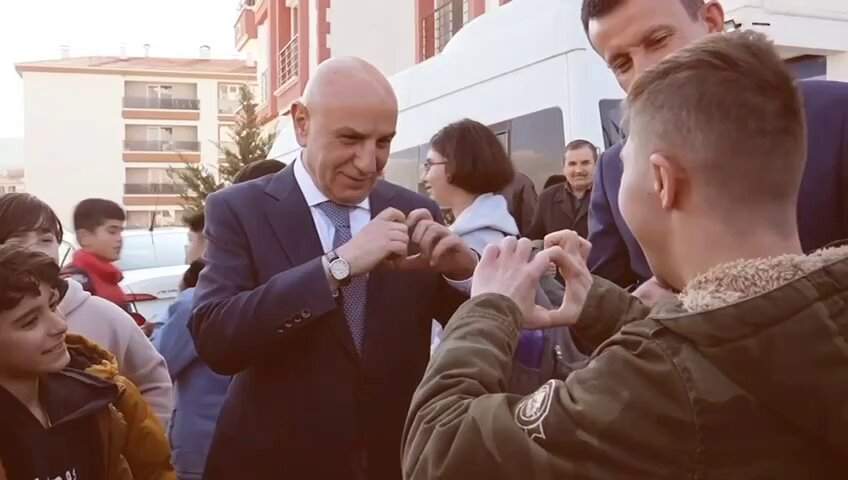 Samimiyet ve millet ile iç içe gönül gönüle olmak AK kadroların işi. Cumhur İttifakı ABB Başkan Adayı Turgut Altınok gerçekten milletin adamı. #AltınOkGeliyor