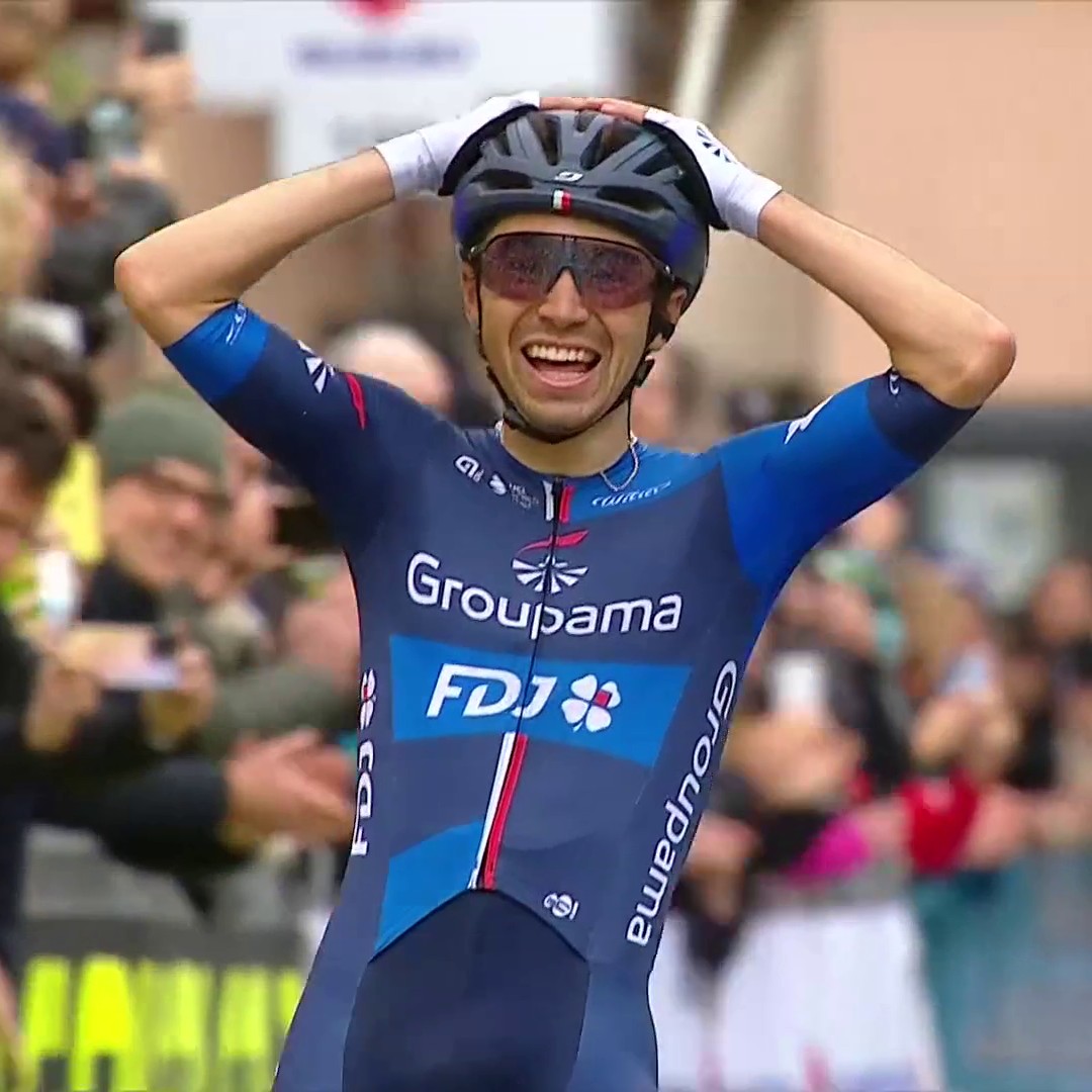 🇫🇷😍 Du grand Lenny Martinez ! Sorti dans la dernière ascension du jour, le Français a tenu bon pour remporter le Trophée Leigueglia et succéder au palmarès à un autre Tricolore, Nans Peters #TrofeoLaigueglia #LesRP