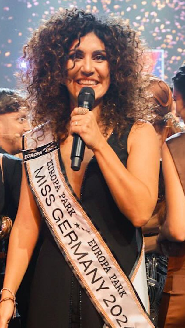La nouvelle Miss Allemagne est victime d'une vague de haine, de racisme et de misogynie sur les réseaux sociaux 👇