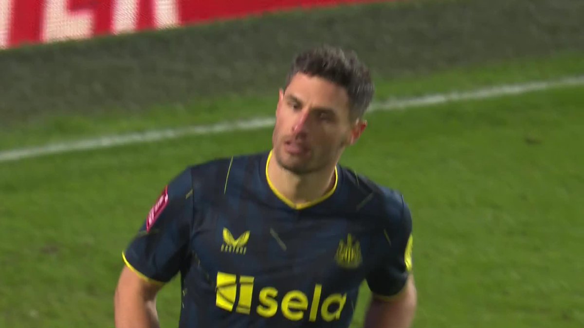 That Fabian Schär penalty in the shootout 😰 #EmiratesFACup