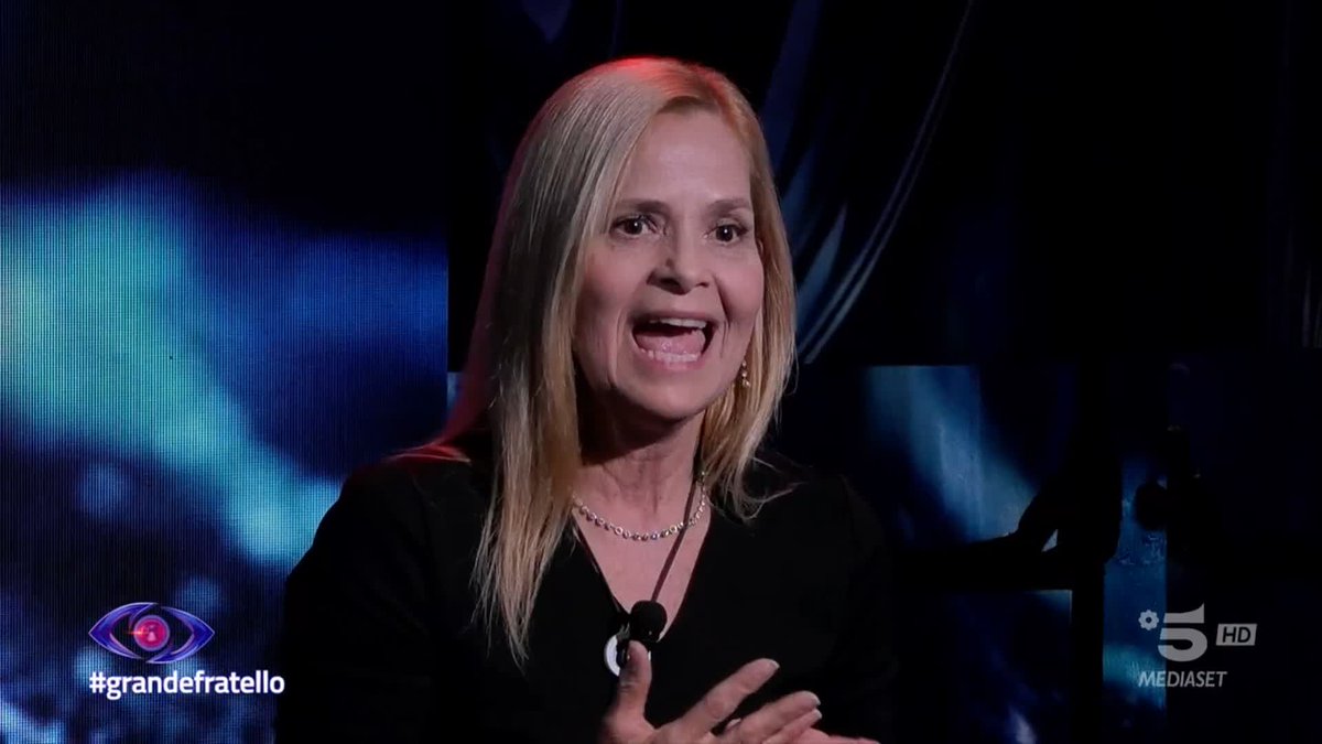 Due vere leader faccia a faccia: tra Grecia e Simona il confronto è uno spettacolo. #GrandeFratello