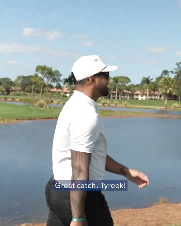 "Good catch, Tyreek" 😂 @MinWoo27Lee tested his route-running skills today with Tua Tagovailoa @The_Cognizant.