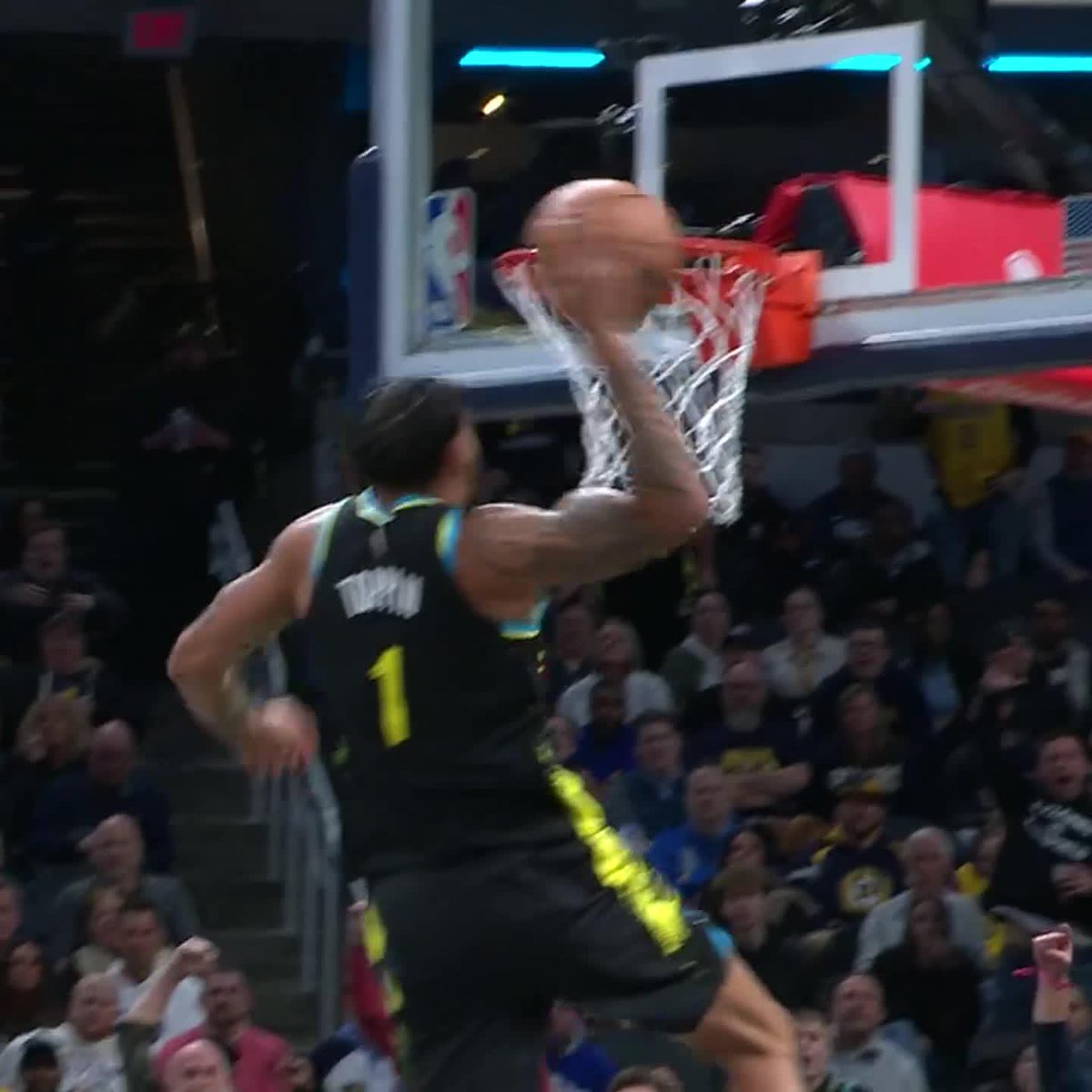 HALIBURTON OFF THE BACKBOARD TO OBI 💥