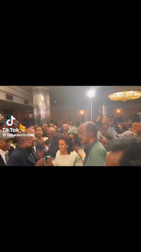 The most humble,down to earth simple president on earth. This’s how we roll in #Eritrea humility at its best 🇪🇷❤️#Presidentoferitrea