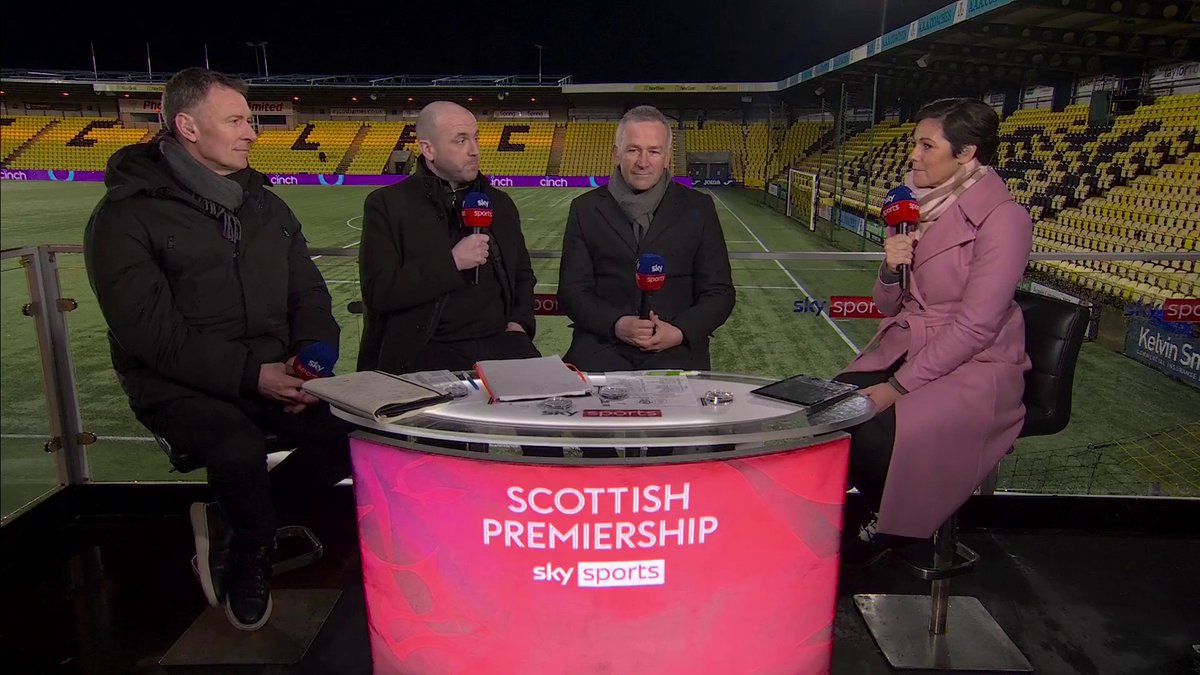 🗣️ "It's a dive. It's a dive pure and simple." Hearts were awarded a first-half penalty after the referee was advised by VAR to consult the pitch side monitor but then stuck with his original decision ⬇️
