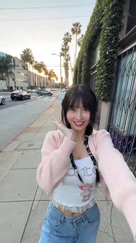 #MOMO's solo spark in LA☀ 💥 Listen ONE SPARK ❤‍🔥 Listen With YOU-th #TWICE #트와이스 #모모 #WithYOUth #ONESPARK