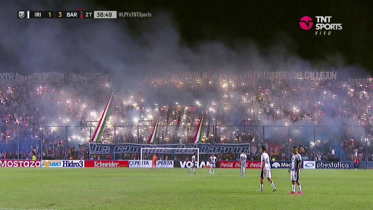 ¡A puro color! 💥 El marco de los hinchas de Independiente Rivadavia #LPFxTNTSports