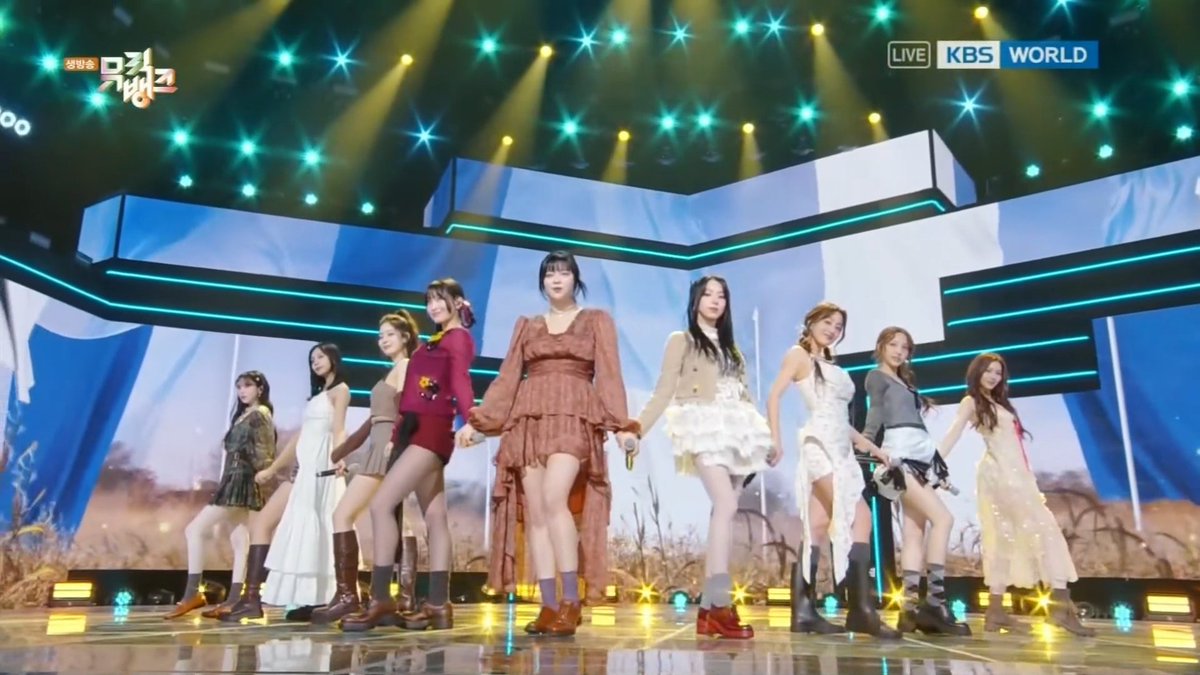 TWICE PERFORMED I GOT YOU WITH FULL CHOREO THE ENDING POSE WITH 9WICE ALL HOLDING HANDS 🥹🥹