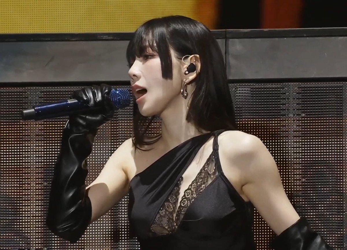 Taeyeon: When I was a rookie, I had a strong desire to leave a lasting impression right away, but after working for a long time, I realized I needed relaxation. Since this is a job I'll be doing for a lifetime anyway, I thought it's better not to rush and to show (myself) slowly. I thought that I needed to be comfortable so that those listening or watching would feel comfortable too. That way, they might want to keep watching me again and again. My girl 🥹💜