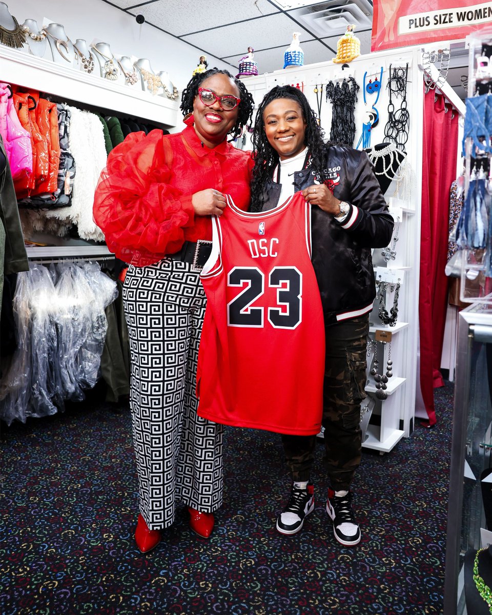 A one stop shop! Bria Janelle ®, our in-arena host, visited DSC Vision Corner in Chicago's Beverly neighborhood - she may have found her next Game Day fit 👀 Our March Black owned business spotlight, supported by BMO U.S..