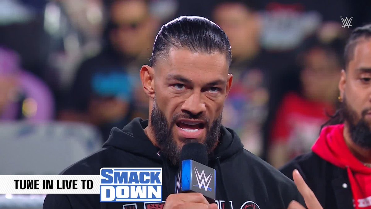 😳😳😳 Roman Reigns is not messing around tonight... Paul Heyman #SmackDown