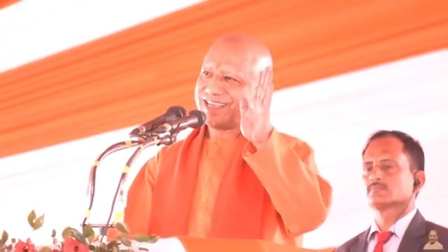 अब तो प्रभु श्री रामलला भी आ गए हैं...