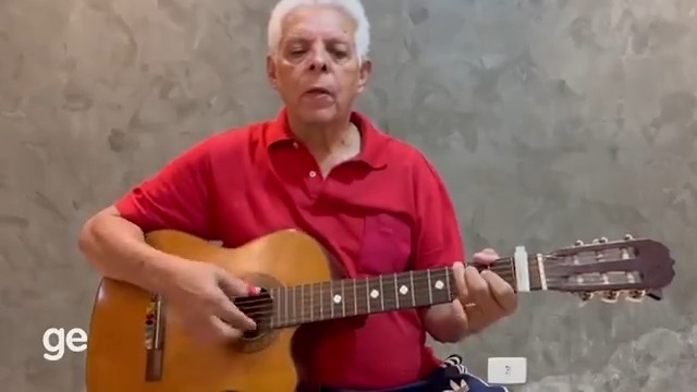 28 anos sem Mamonas Assassinas Seu Ito, pai de Sérgio Reoli (baterista da banda) e Samuel Reoli (baixista da banda), canta Camisa Vermelha e lembra como o hit invadiu estádios e mantém vivo o legado ➡️
