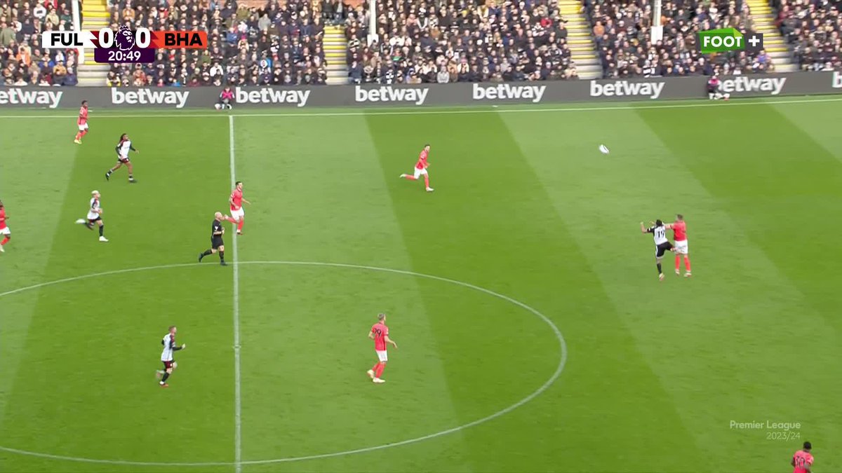 Harry Wilson lance parfaitement Fulham grâce à cette magnifique frappe ! ☄️ #FULBAH | #PremierLeague