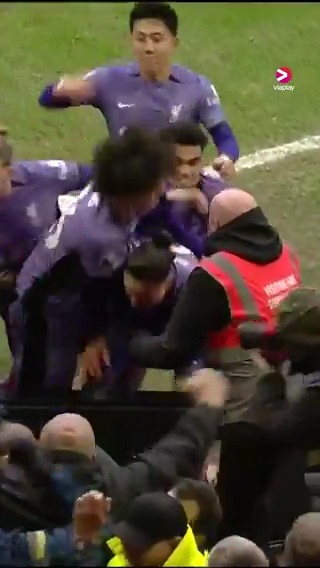 Dramatikk på City Ground når Darwin Núñez sikrer tre poeng ni minutter på overtid!