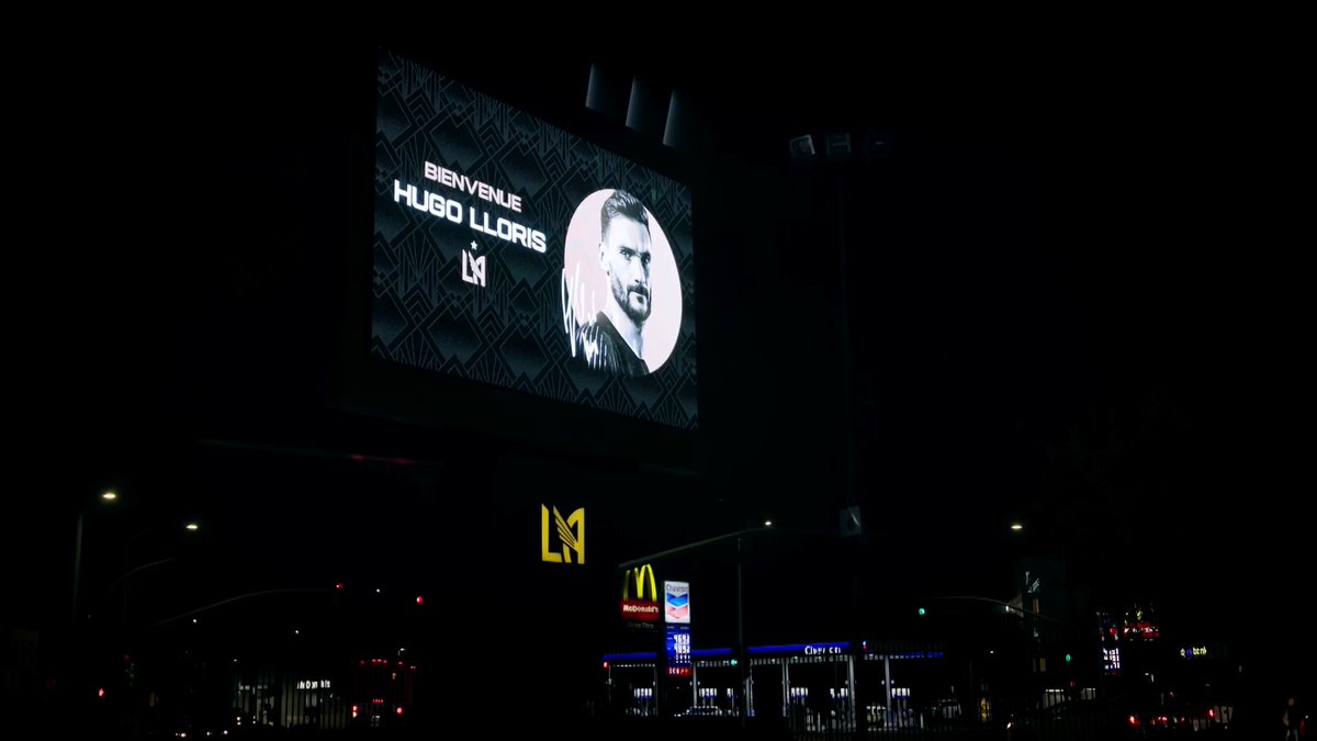 Quand Los Angeles accueille Hugo Lloris, la ville décide de faire les choses en très grand 🇫🇷😱 "Hugo Lloris, Capitaine America", un reportage en intégralité dans le Canal Sports Club ce soir à 19H00 sur CANAL+ ⚽️