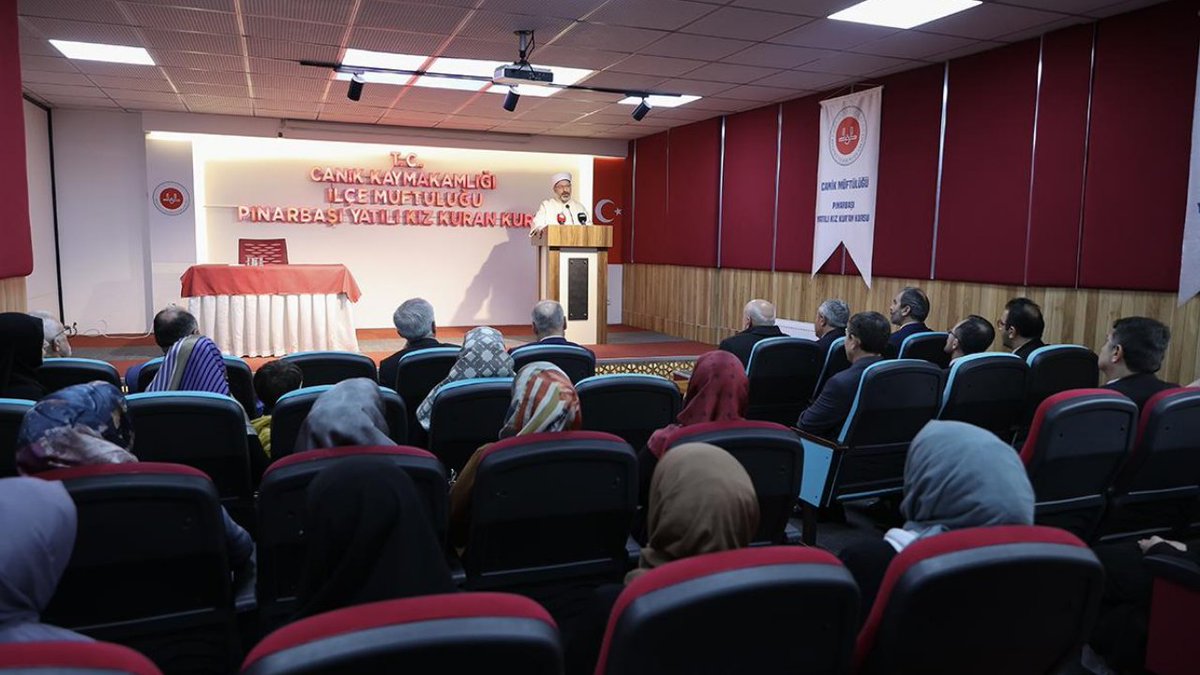 Samsun Canik’te Pınarbaşı Yatılı Kız Kur’an Kursumuzu ziyaret ederek, hafızlık eğitimi alan öğrencilerimizle bir araya geldik. Hafızlık yapmak, Kur’an-ı Kerim’i okumayı öğrenmek, onu anlamak ve yaşamak içindir. Öğrencilerimize Kur’an-ı Kerim’i anlamak ve yaşamak üzere çıktıkları bu kutlu yolculukta başarılar diliyorum.