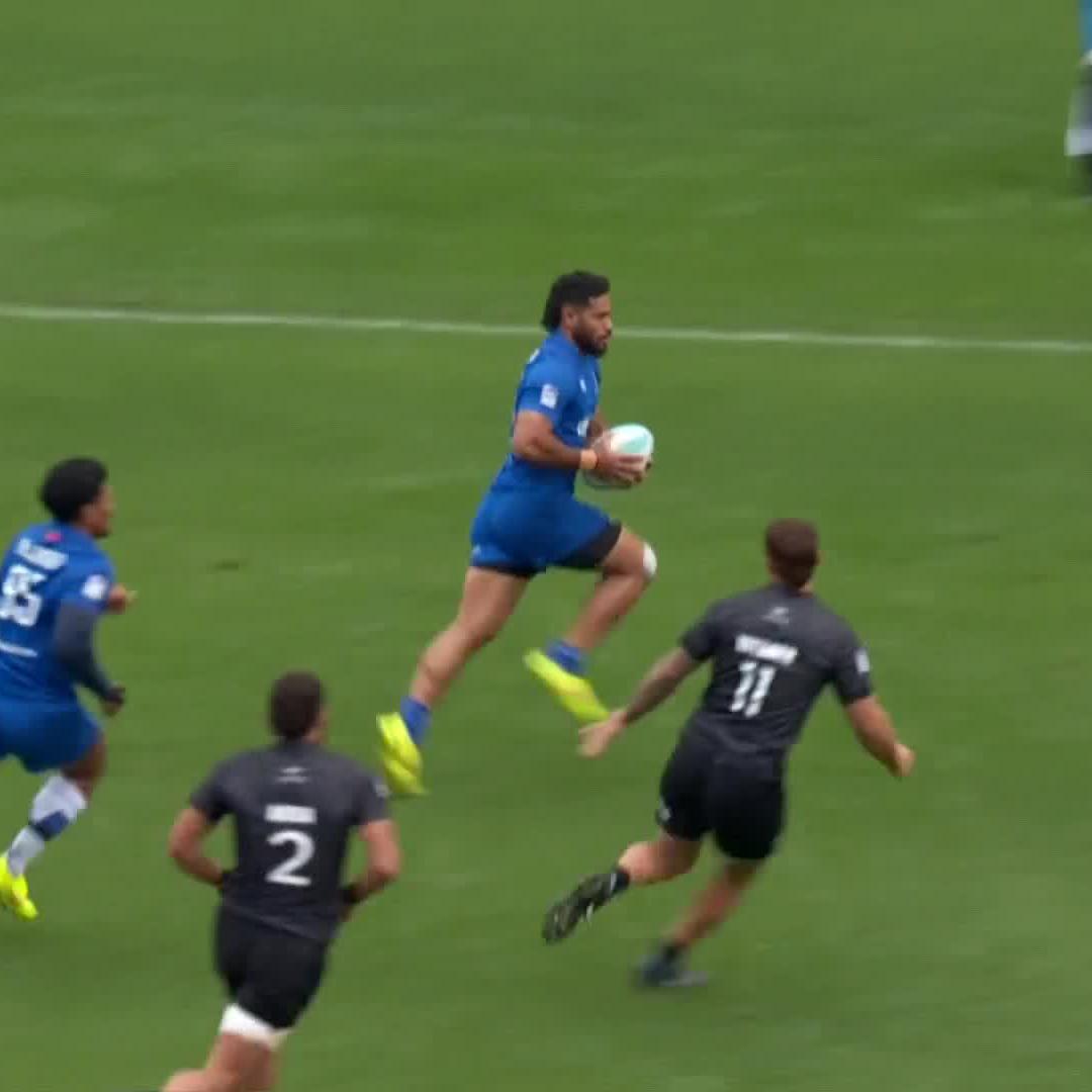 Offload after offload 👌 NZ Sevens are spicing it up on day 2 🌶️ #HSBCSVNS | #HSBCSVNSLAX