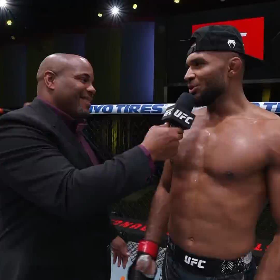 Something wrong with English cuisine, Daniel Cormier? 🤨 🏴󠁧󠁢󠁥󠁮󠁧󠁿 Christian Leroy Duncan eyeing up a home game next! #UFCVegas87