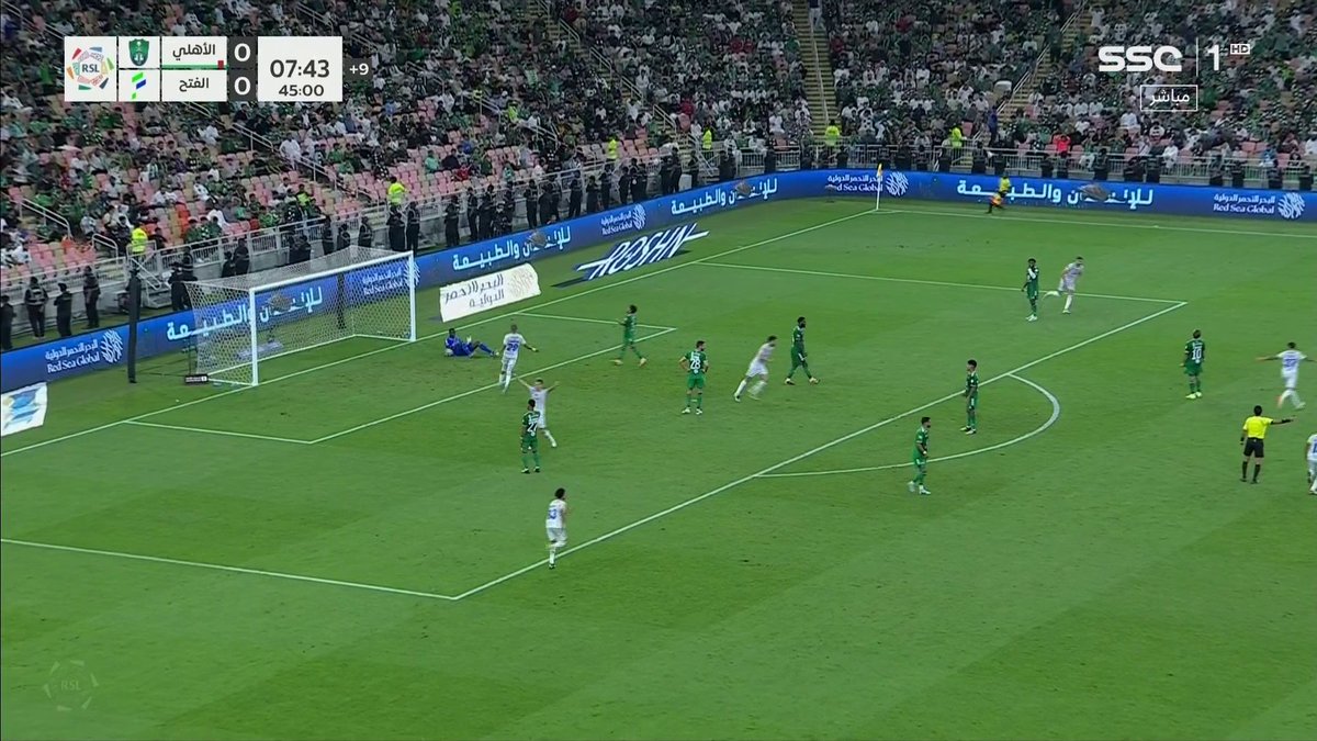 يمكن للجمهور فقط تحويل مباراة عابرة الى قمة مليئة بالمتعة والاثارة والتشويق 🔥#الاهلي_الفتح