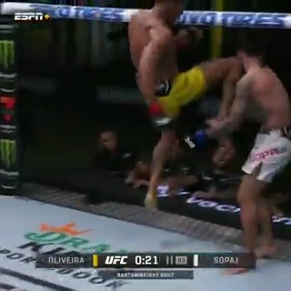 FLYING KNEE KO 😱 #UFCVegas87