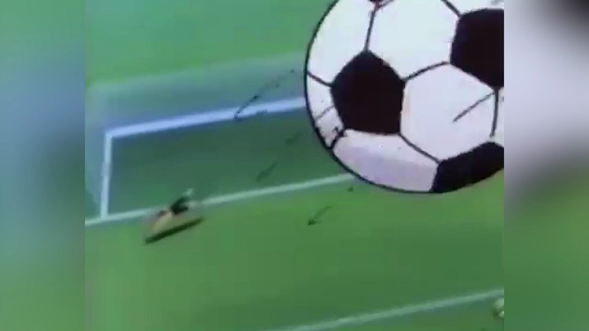 🤣🤣 Las redes rescatan el gol anulado a Oliver Atom en Campeones a lo Bellingham ⚽💥 Oliver remató a puerta, Ed Warner no pudo detener el balón y el colegiado pitó el final cuando el balón estaba en la línea y parecía que no iba a entrar. Como Gil Manzano con Bellingham...