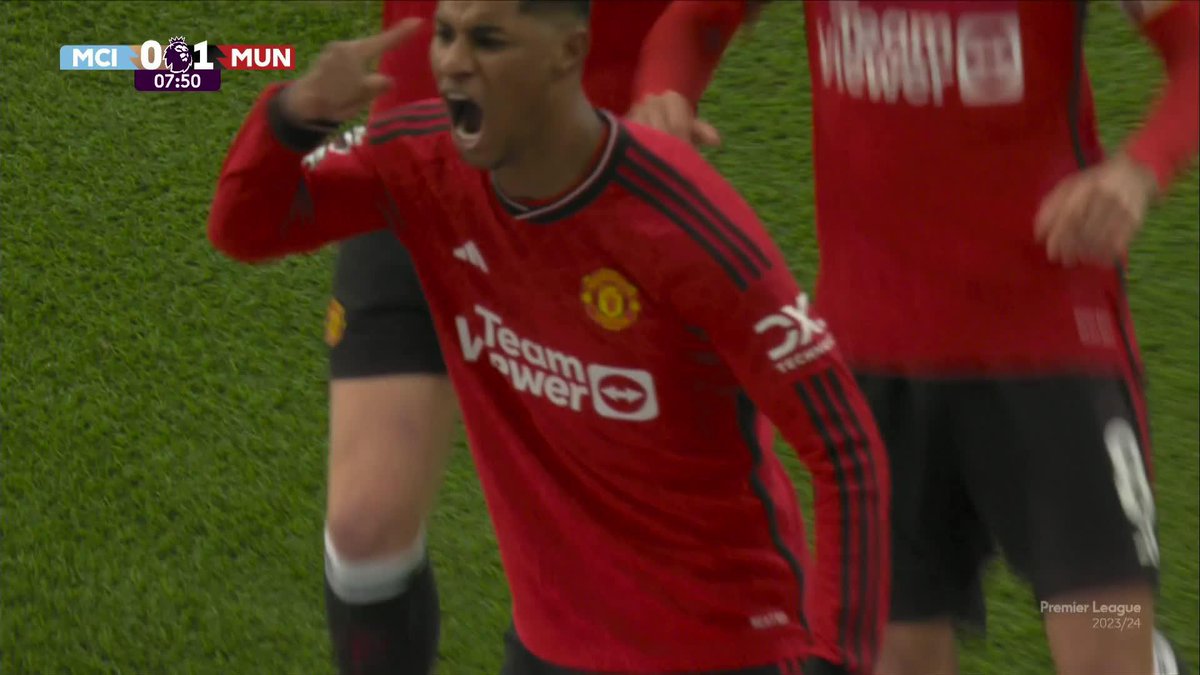 RAAASHHHFOOORRD 🚀💥 A ridiculous hit from the forward to give Man United a 1-0 lead against Man City! 📺 Stream #MCIMUN live: