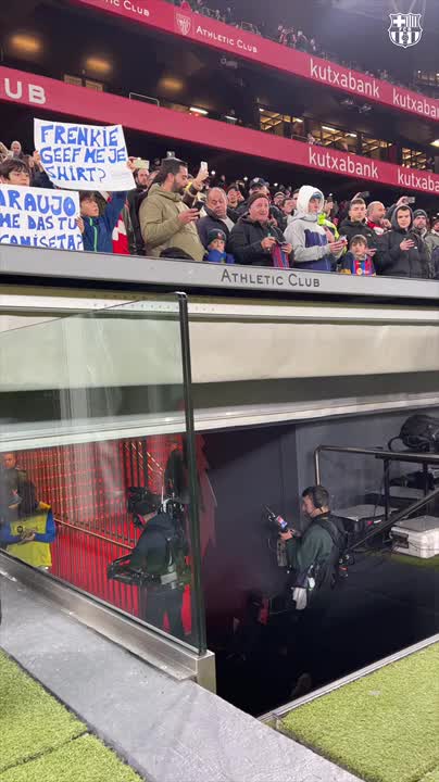 À l'échauffement ! D'où allez-vous suivre ce match #AthleticBarça ? Envoyez votre drapeau ! 🔵🔴