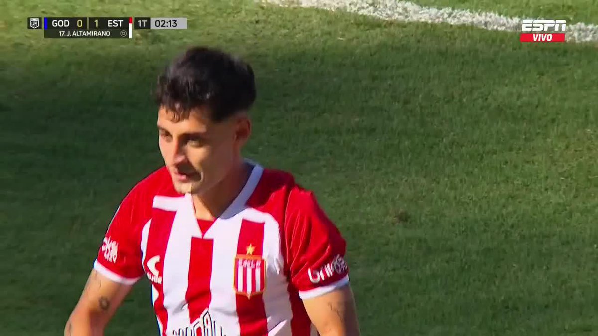 El chileno Javier Altamirano 🇨🇱 logra su primera conquista con la camiseta de Estudiantes para el 0-1 sobre Godoy Cruz. Es el primer gol que recibe el Tomba en la Copa LPF en 8 partidos.