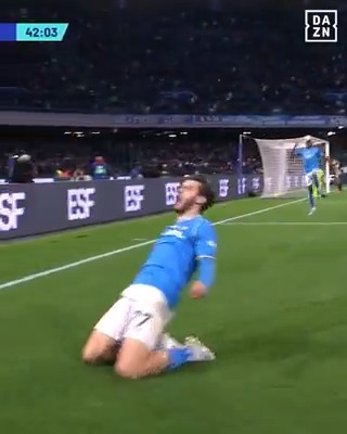 KVARAAAA 🎨 Coordinazione perfetta ⚽ #NapoliJuve #SerieATIM #DAZN