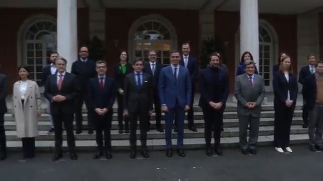 Hoy me he reunido con plataformas de Internet y representantes del sector de telecomunicaciones para avanzar en la protección de los menores en el ámbito digital. He pedido a Apple, Google España, Meta, Microsoft España, MASMOVIL, Orange España, Telefónica, Vodafone España, Adigital, DigitalES_ y AMETIC su compromiso en este proyecto. Vamos a seguir trabajando juntos para impulsar un entorno digital seguro para nuestra juventud e infancia.