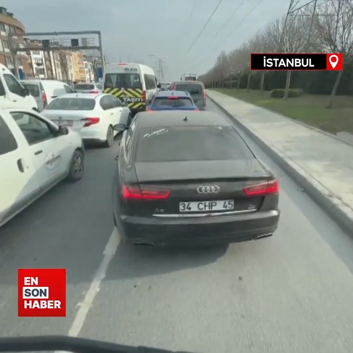 Kaza ihbarına giden itfaiye aracı, emniyet şeridini kullanan araçlar yüzünden ilerleyemedi