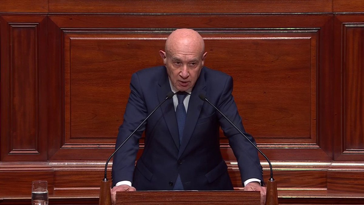 💬 "Je revois encore cette adolescente redoublant de pleurs" Le sénateur Claude Malhuret raconte son expérience de médecin, avec une jeune patiente arrêtée pour un avortement clandestin "dans un pays du Sud"
