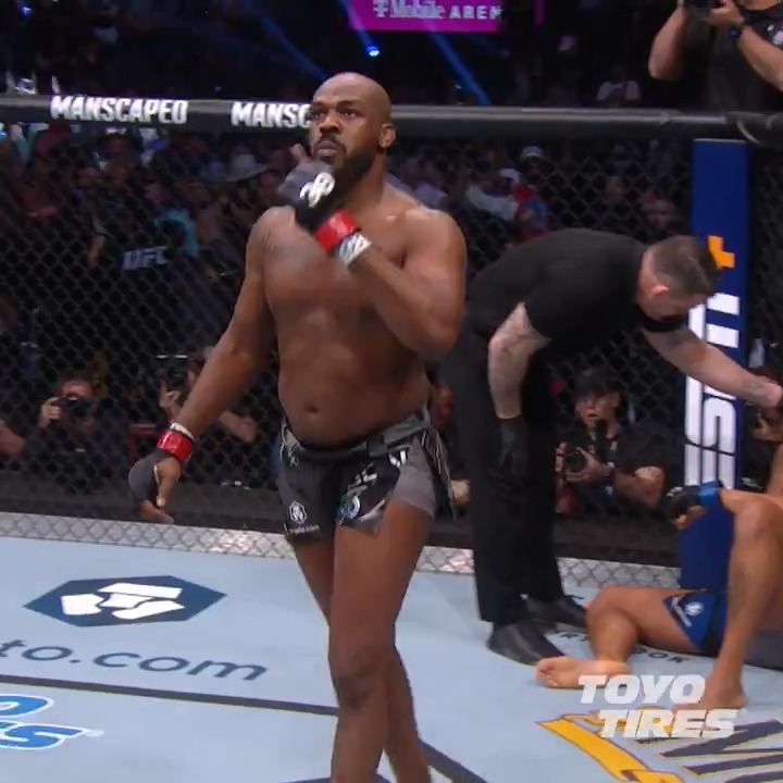One year ago today, Jon Jones submitted Ciryl Gane to become the new undisputed heavyweight champion! 🇺🇸🏆 #UFC285