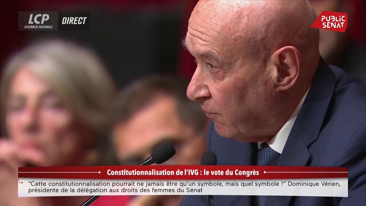 #IVGDansLaConstitution : "On me demandait désormais d'examiner la suspecte, pour savoir si elle venait ou non d'accoucher..." Le récit poignant de Claude Malhuret, qui raconte son expérience de médecin, à l'âge de 25 ans, dans un "pays du Sud". #DirectAN #IVG