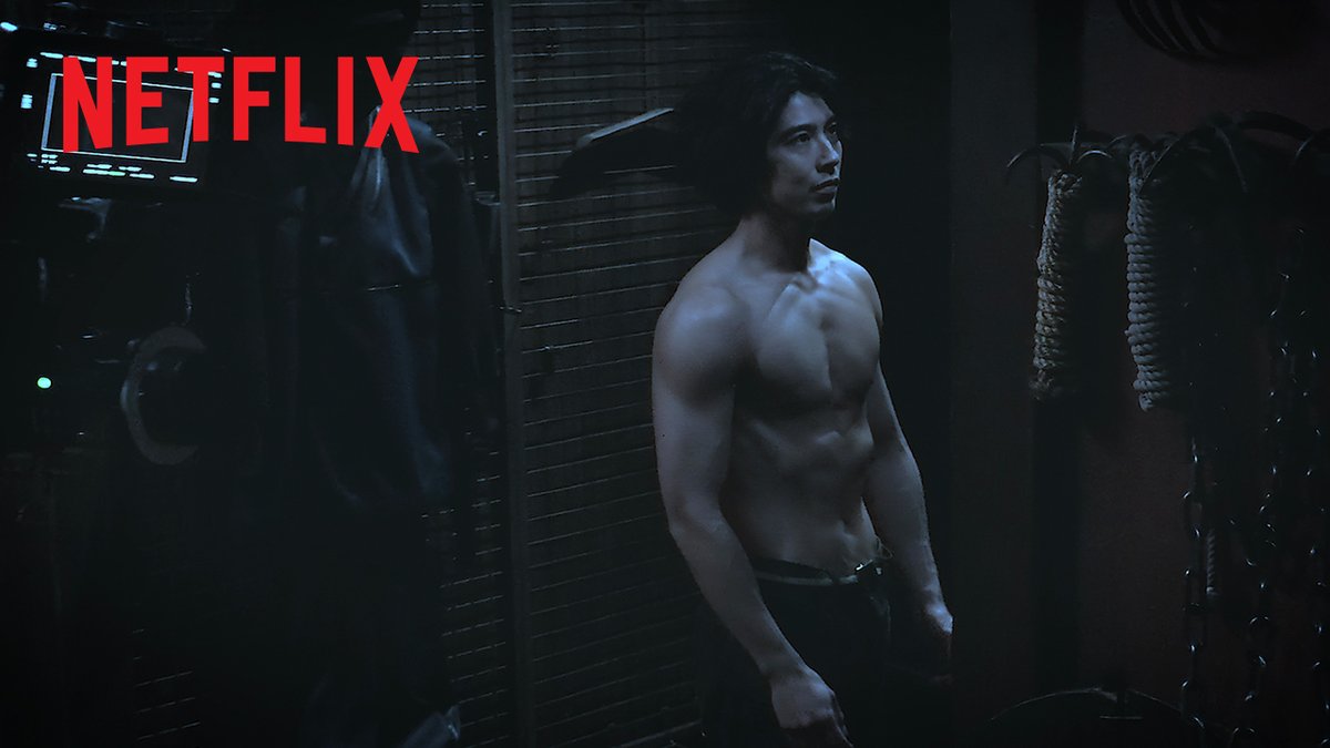 主演・原案・共同エグゼクティブプロデューサーを務めた #賀来賢人 の涙── Netflixシリーズ『#忍びの家 House of Ninjas』メイキング映像を公開🎥 キャスト陣のリアルを追求したアクションの練習、現代の忍び、その世界観の構築。 世界中で“忍者旋風“を巻き起こしている本作は独占配信中👀 賀来賢人