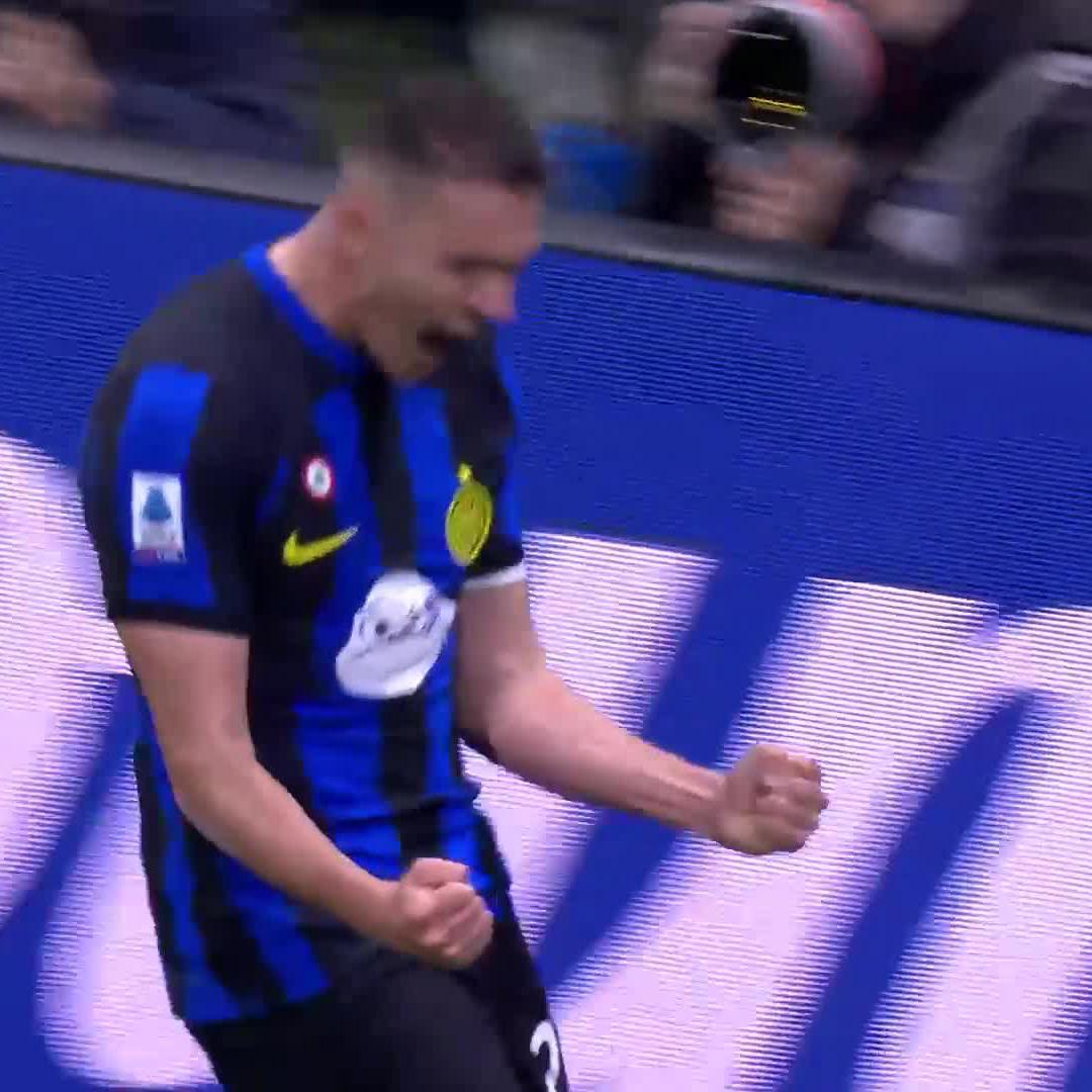 After 𝟱𝟯 𝗺𝗮𝘁𝗰𝗵𝗲𝘀, Asllani finally scored his first ever goal for Inter ⭐⭐ 👏 #InterGenoa