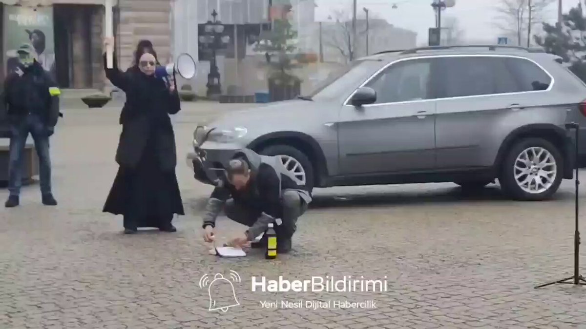 Akp-Mhp oylarıyla Nato’ya katılan İsveç bir Kuran daha yaktı. Elden ele iletelim 👍