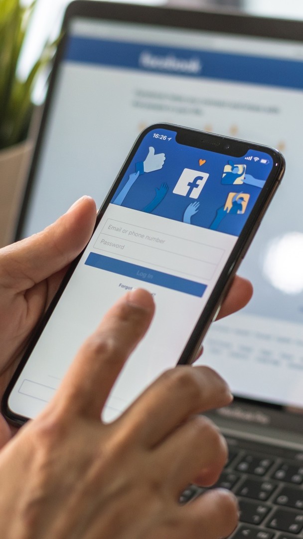 Facebook et Instagram victimes d'une panne mondiale