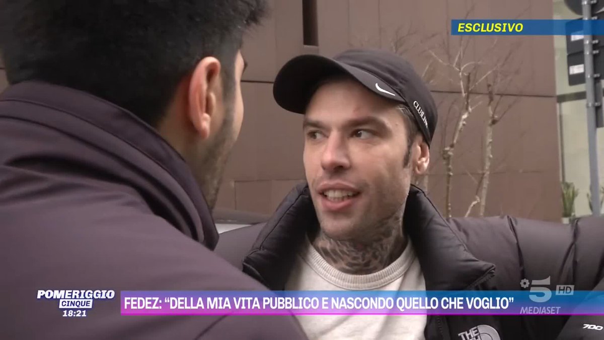 Che vi devo dire, #Fedez qui per me ha ragione su tutta linea. Pure nel perculare il giornalista 🤷‍♂️