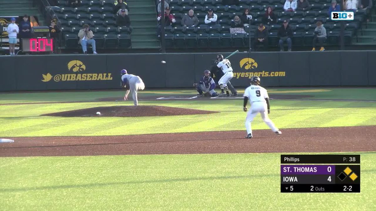 OFF THE SCOREBOARD 😤 That's a three-run home run for Seegs! Michael Seegers x #Hawkeyes