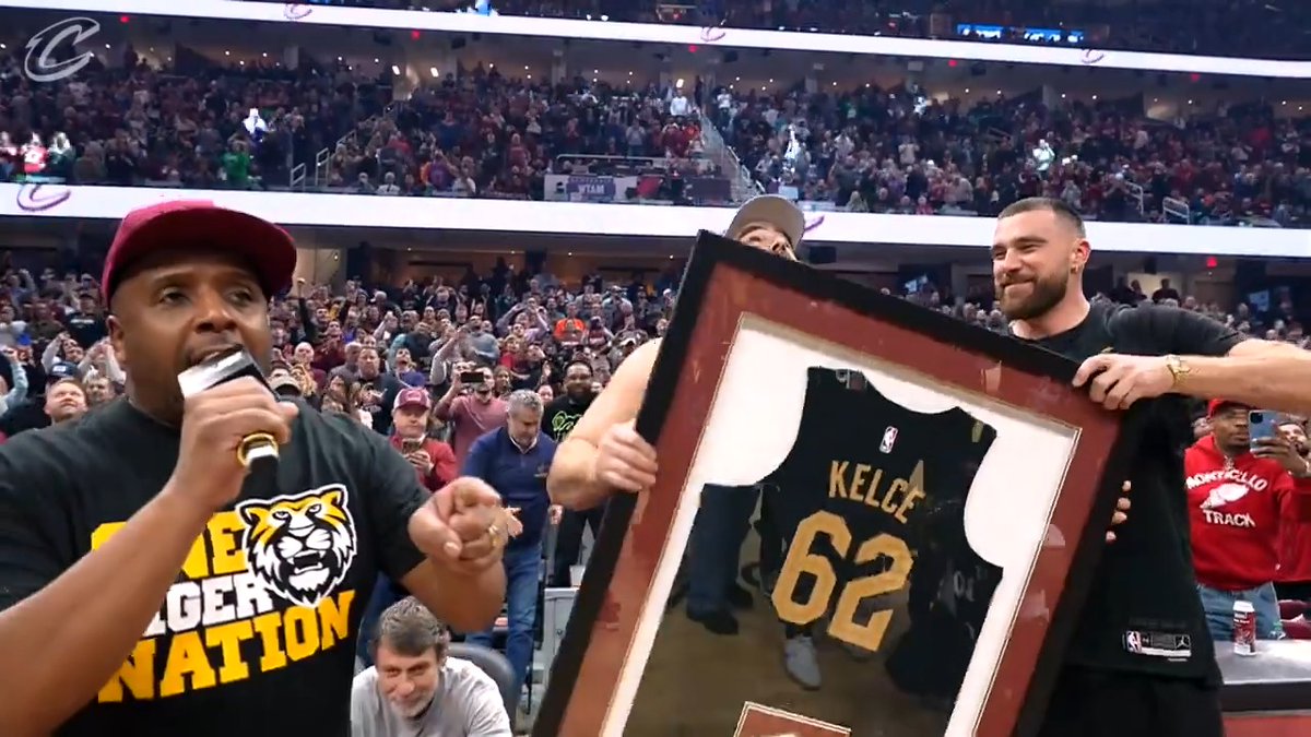 Jason Kelce was honored tonight by the Cleveland Cavaliers near his hometown. He is there with his brother Travis. The retirement tour continues!