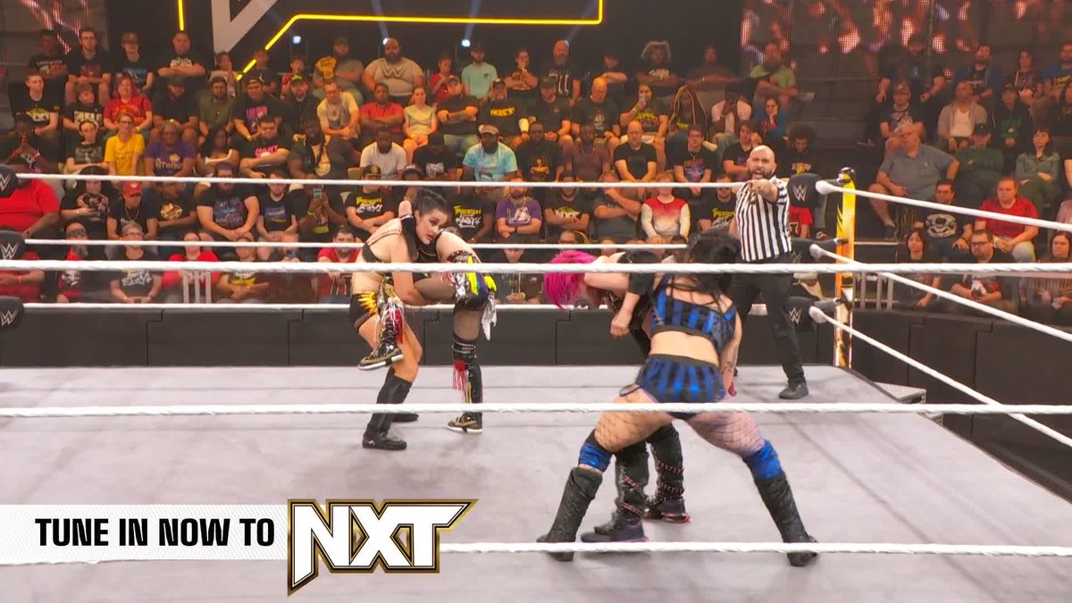 😳😳😳 LYRA VALKYRIA and Tater are working quite well as a team! #NXTRoadblock