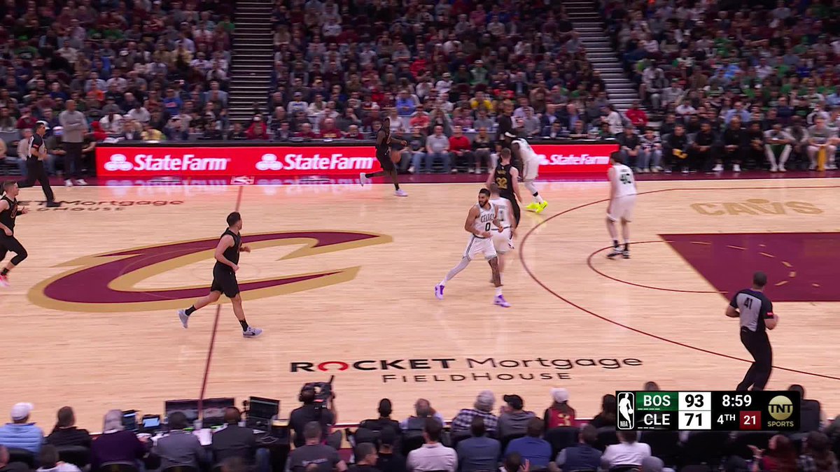 Dean Wade put on a SHOW in the Cleveland Cavaliers 4Q comeback! 🔥 ✅ 23 PTS (20 in the 4th) ✅ 6 3PM ✅ 8 REB