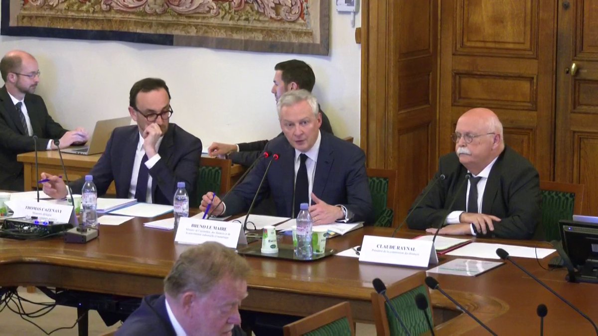 "Ma boussole politique est extrêmement simple : revenir sous les 3 % de déficit en 2027 et parvenir à 0 % de déficit public en 2032. Soit l’équilibre des comptes publics que nous n’avons pas connu depuis 1974", affirme Bruno Le Maire.