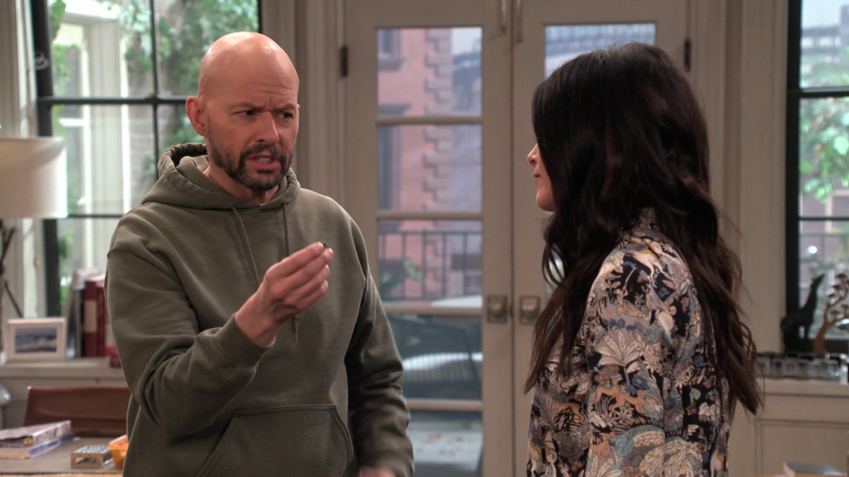 so, who holds the power in a coin toss? 🤔 watch a new episode of #ExtendedFamily, streaming now on Peacock!