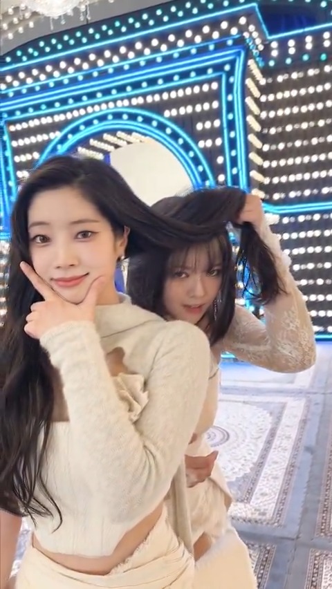 #JEONGYEON 💗 #DAHYUN Baby 💥 Listen ONE SPARK ❤‍🔥 Listen With YOU-th #TWICE #트와이스 #정연 #다현 #WithYOUth #ONESPARK
