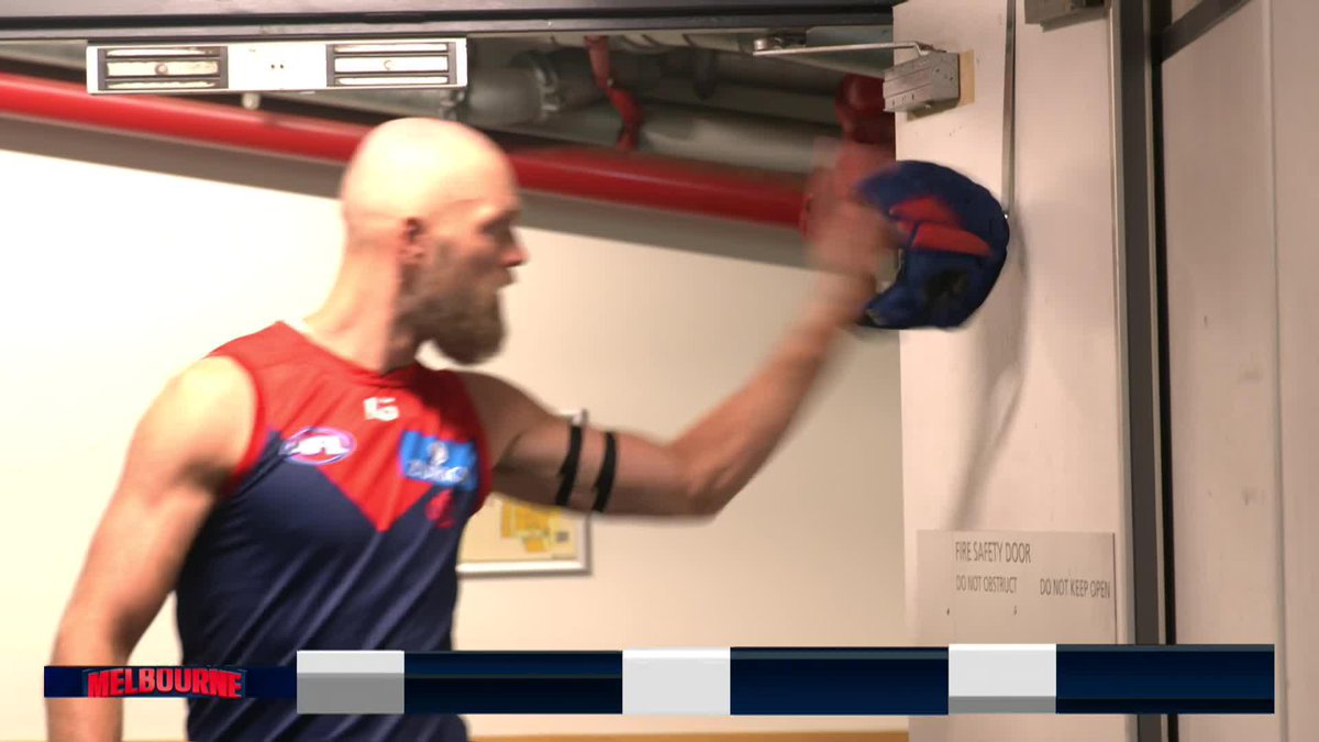 What a beautiful tribute to Angus Brayshaw from the Dees ❤️💙 #AFLSwansDees