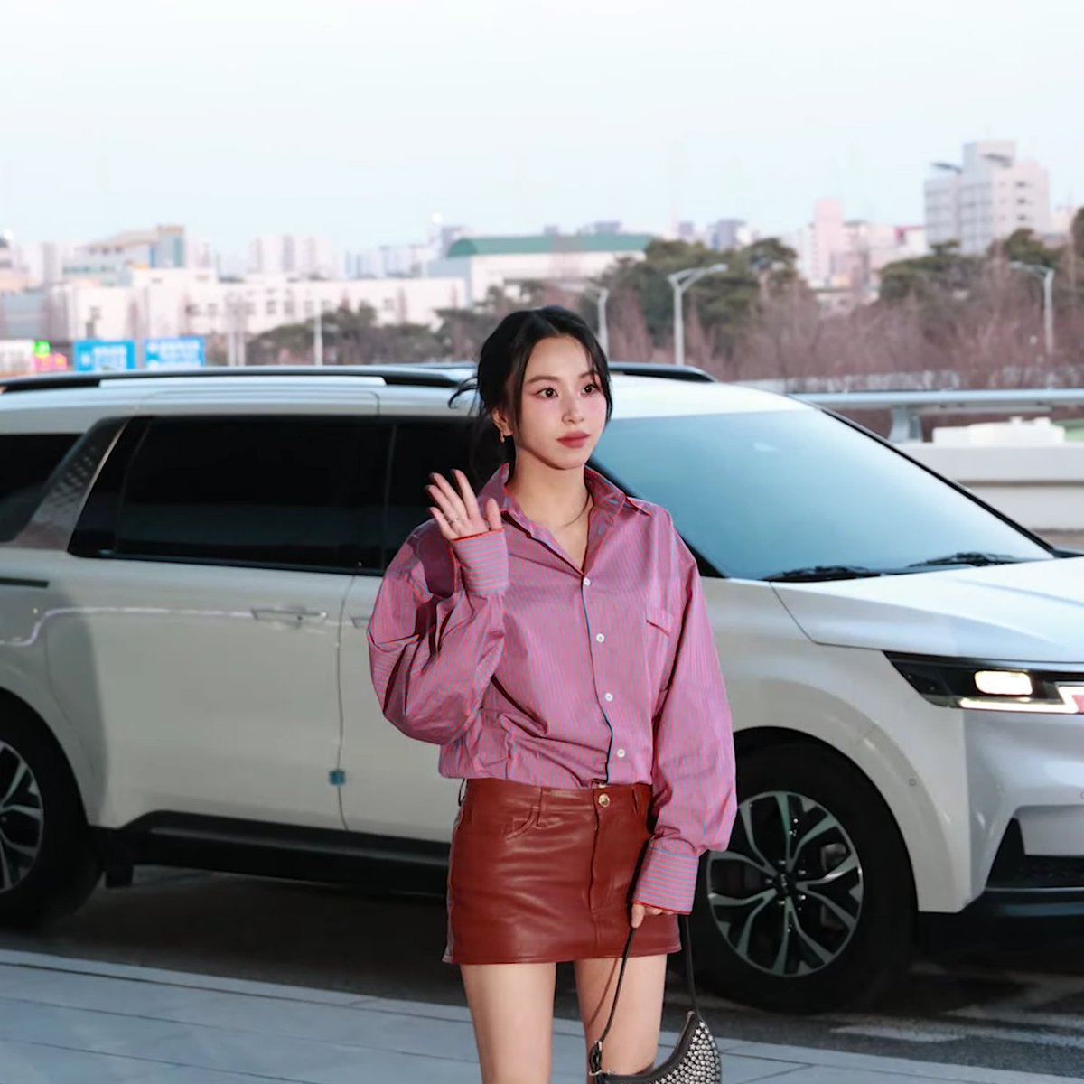 Chaeyoung of TWICE leaves to attend an event in Japan.